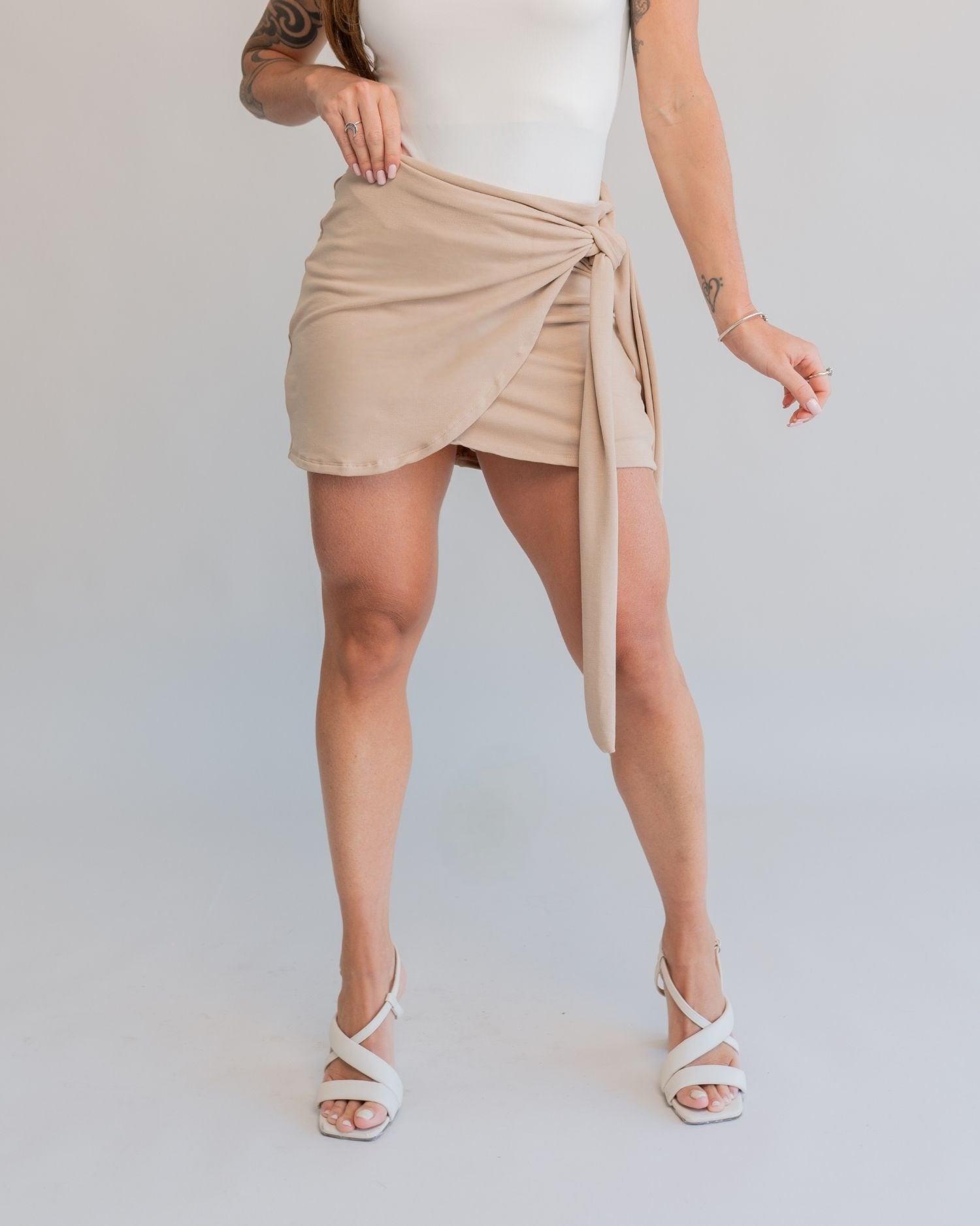 Short Saia Amarração Areia