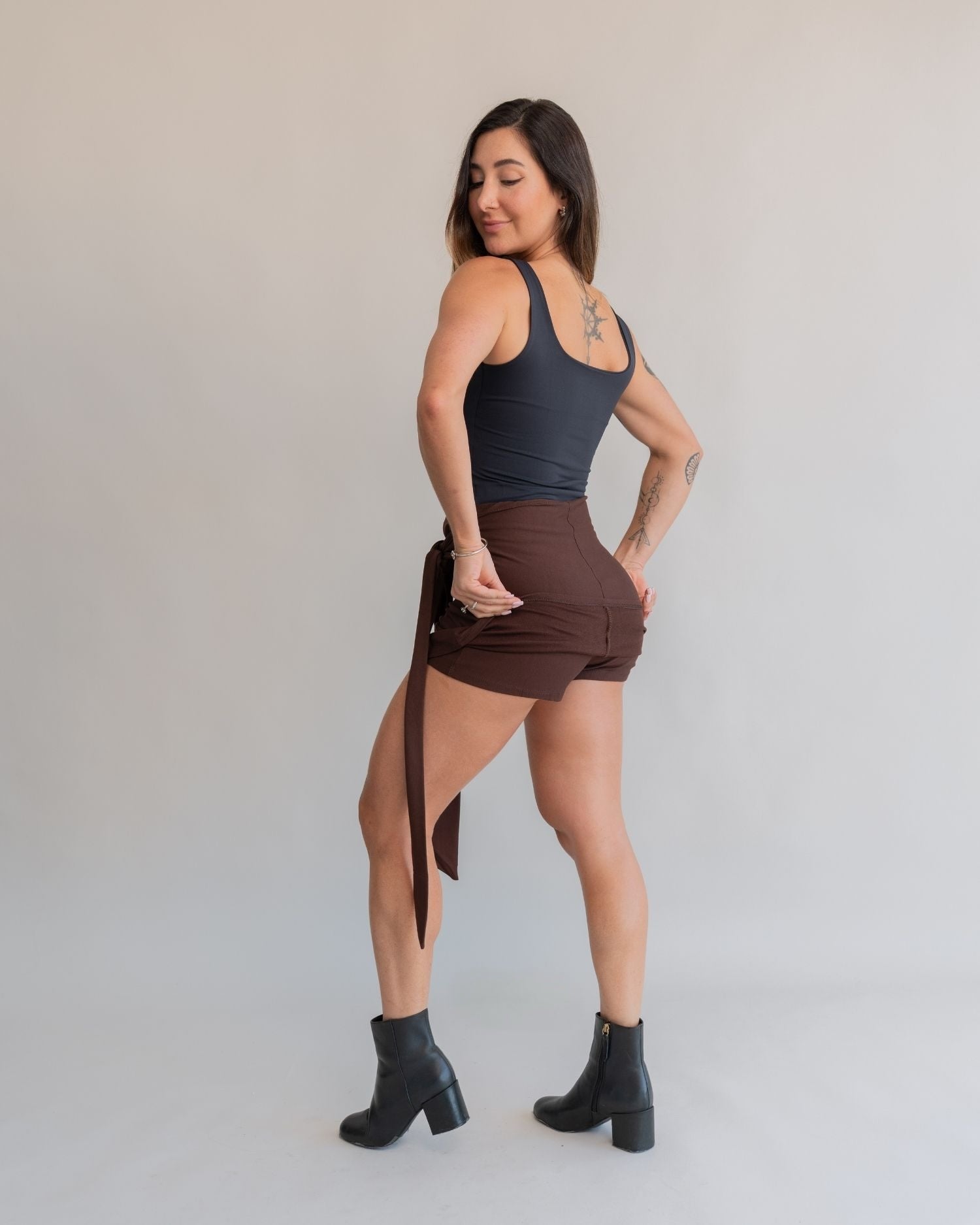 Short Saia Amarração Marrom