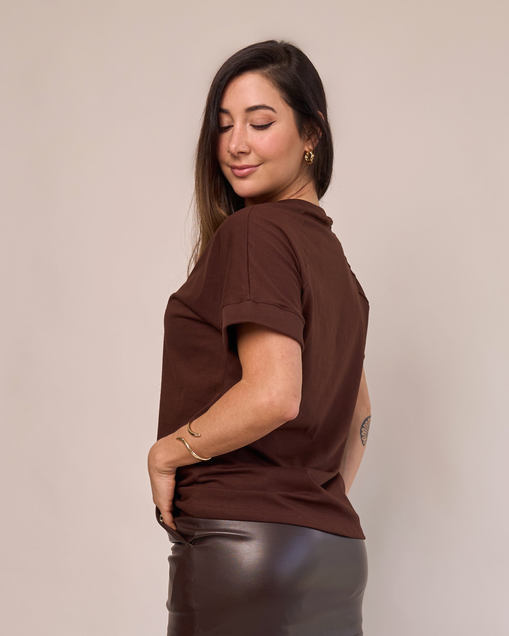 T-Shirt Básica Marrom
