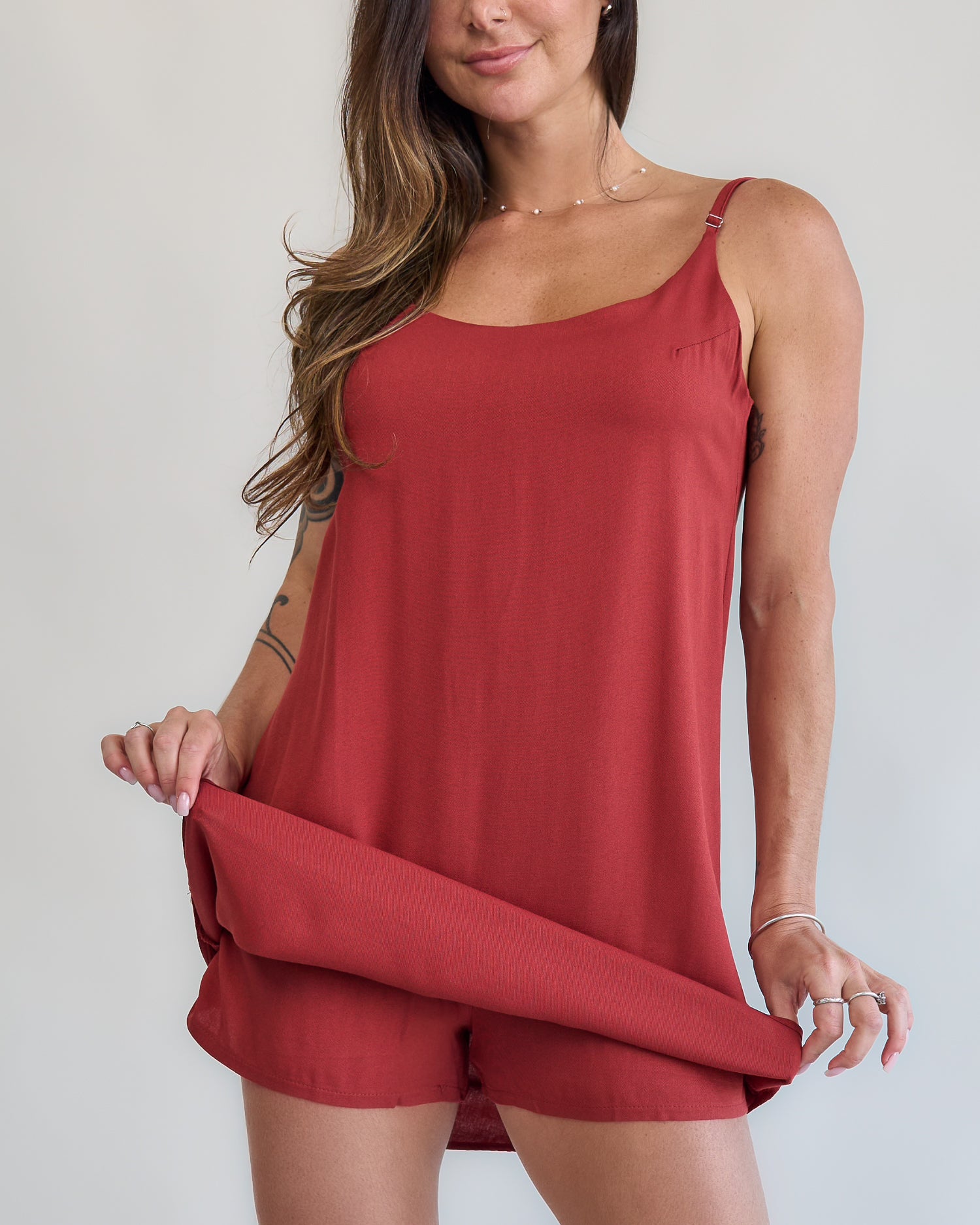 Vestido terra cota curto feminino look completo caimento fluido com short embutido