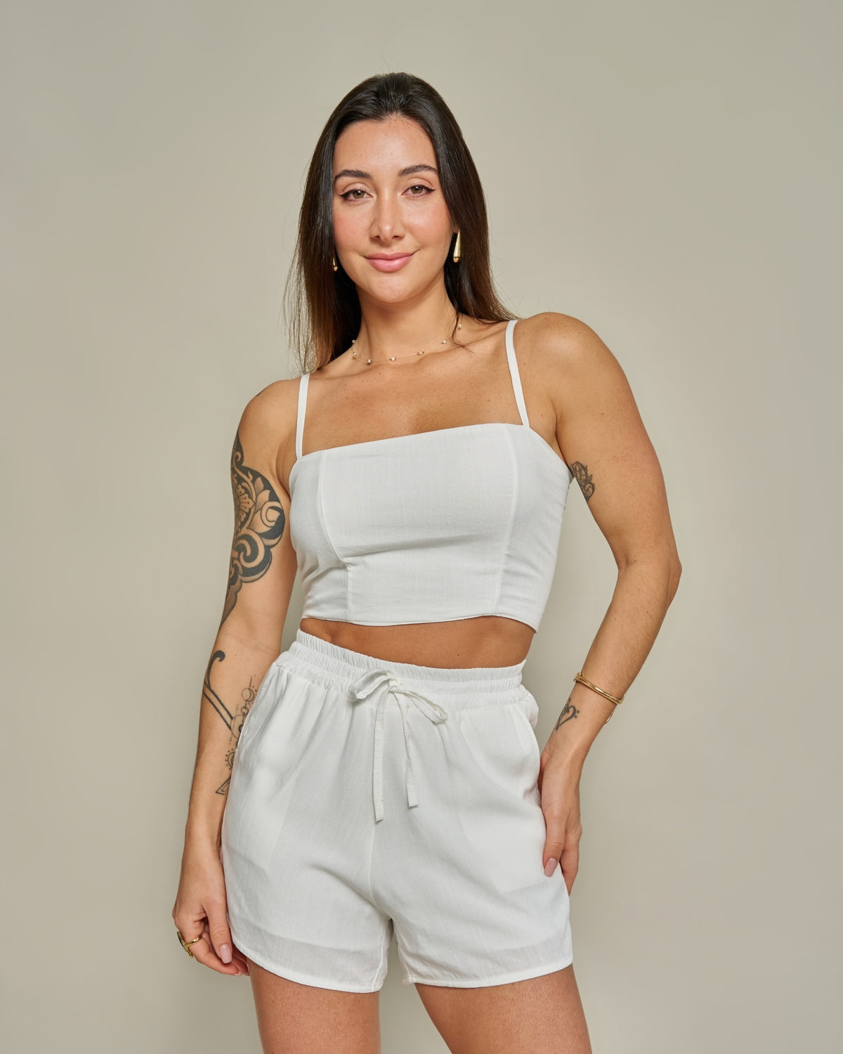 Short com bolsos Viscolinho Off White