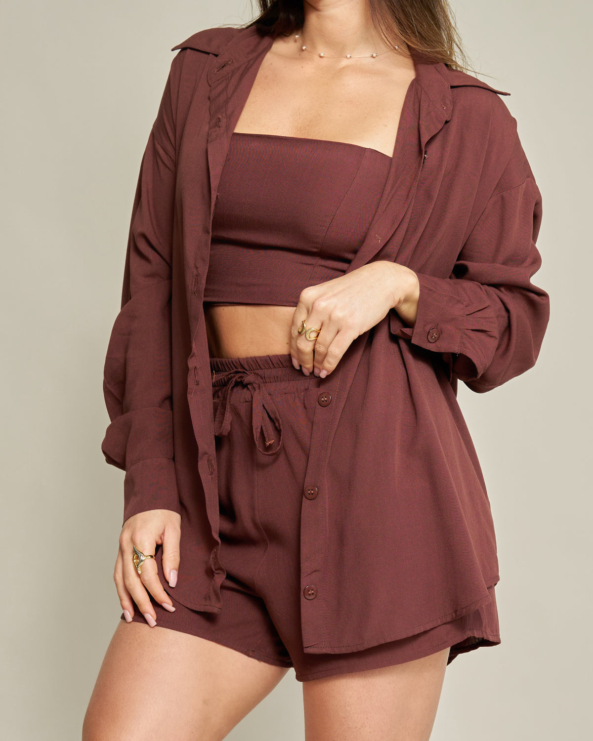 Short com bolsos Viscolinho Marrom