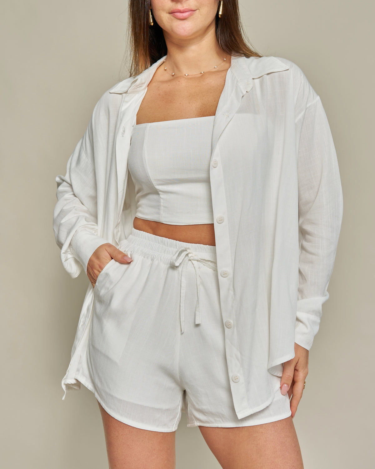 Short com bolsos Viscolinho Off White