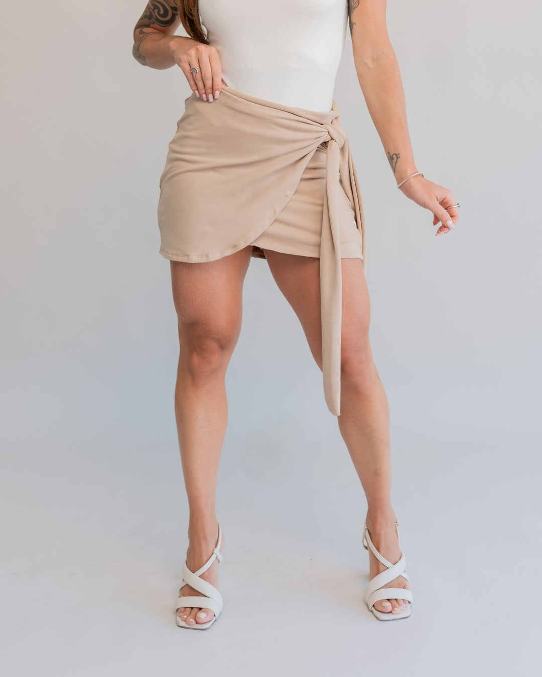 Short Saia Amarração Areia