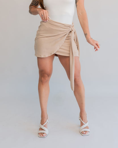 Short Saia Amarração Areia