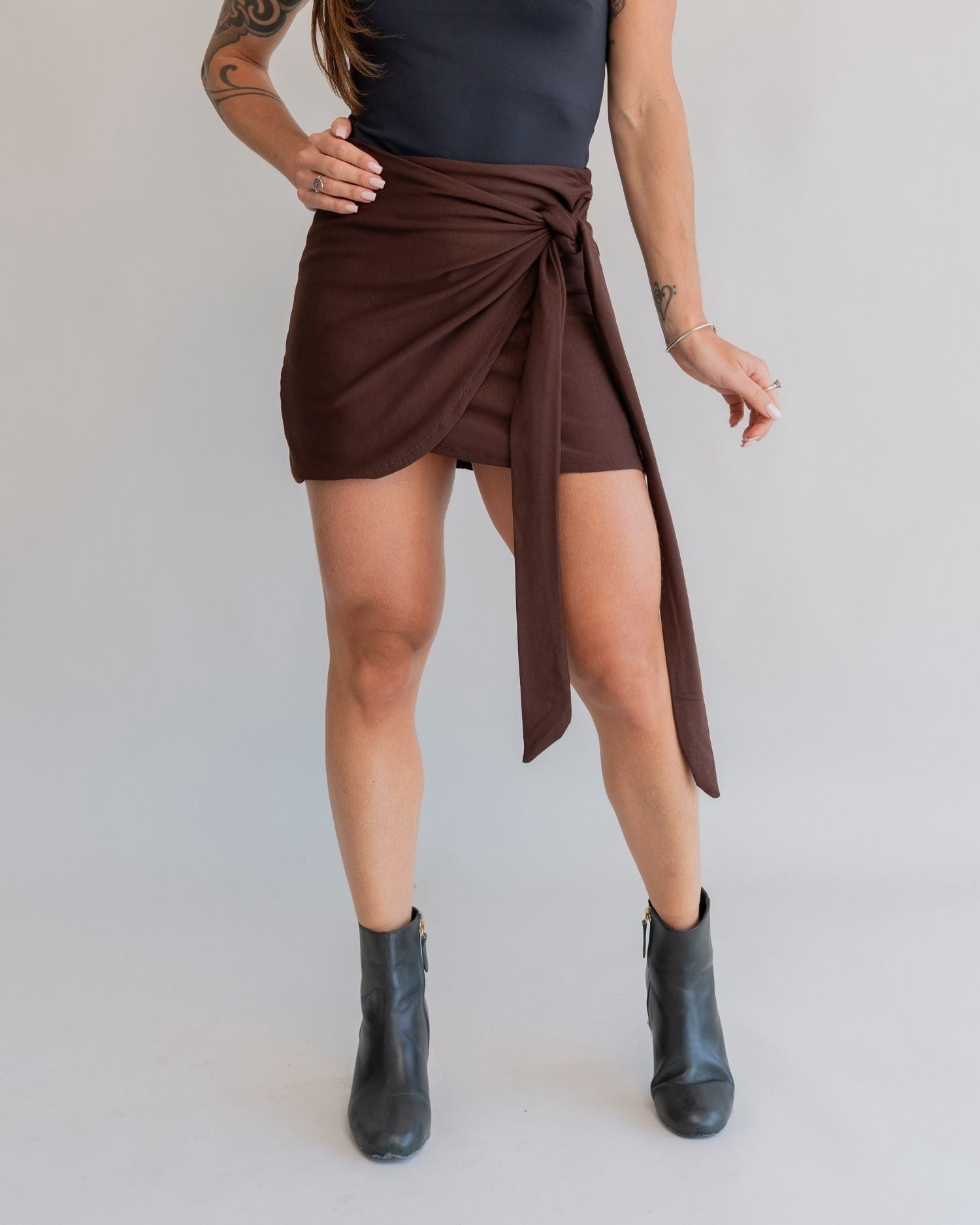 Short Saia Amarração Marrom