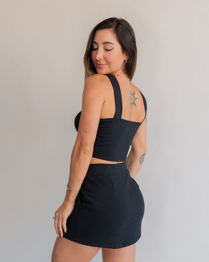 Short Saia Bliss Preto (saia atrás)