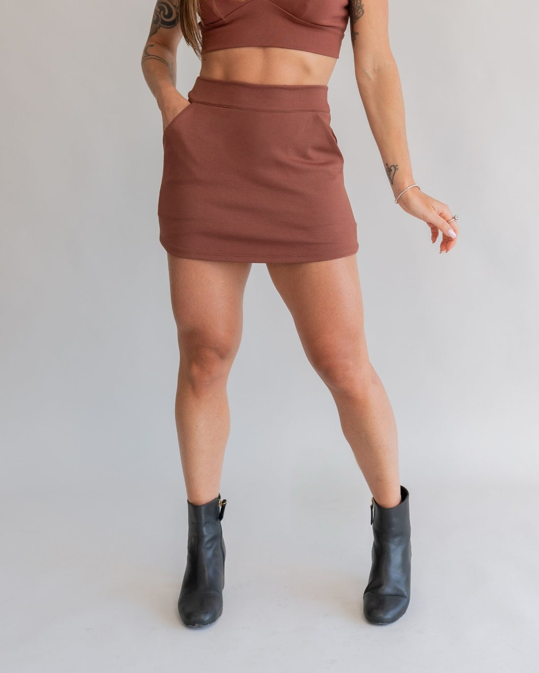 Short Saia Bliss Marrom (saia atrás)