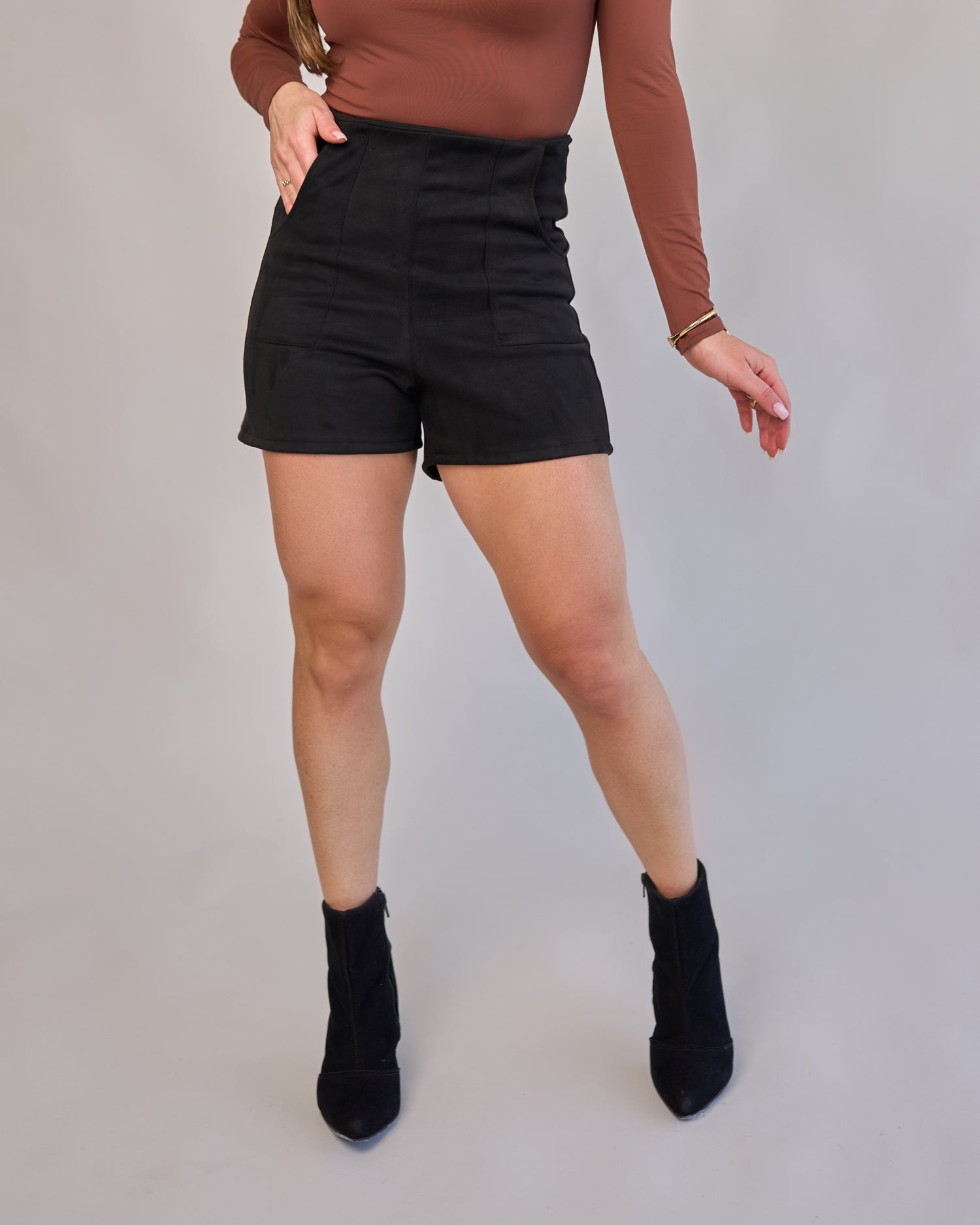 Short Suede Preto