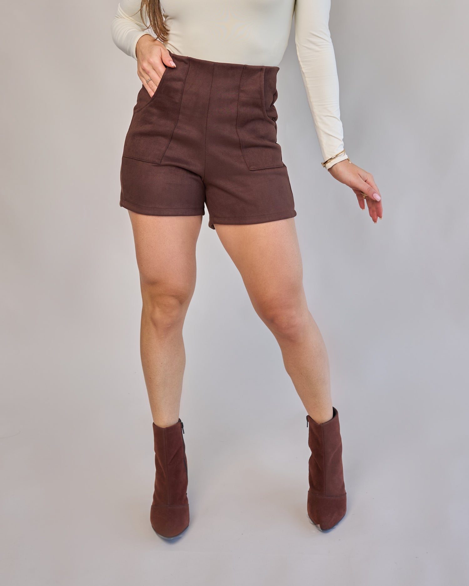 Short Suede Marrom