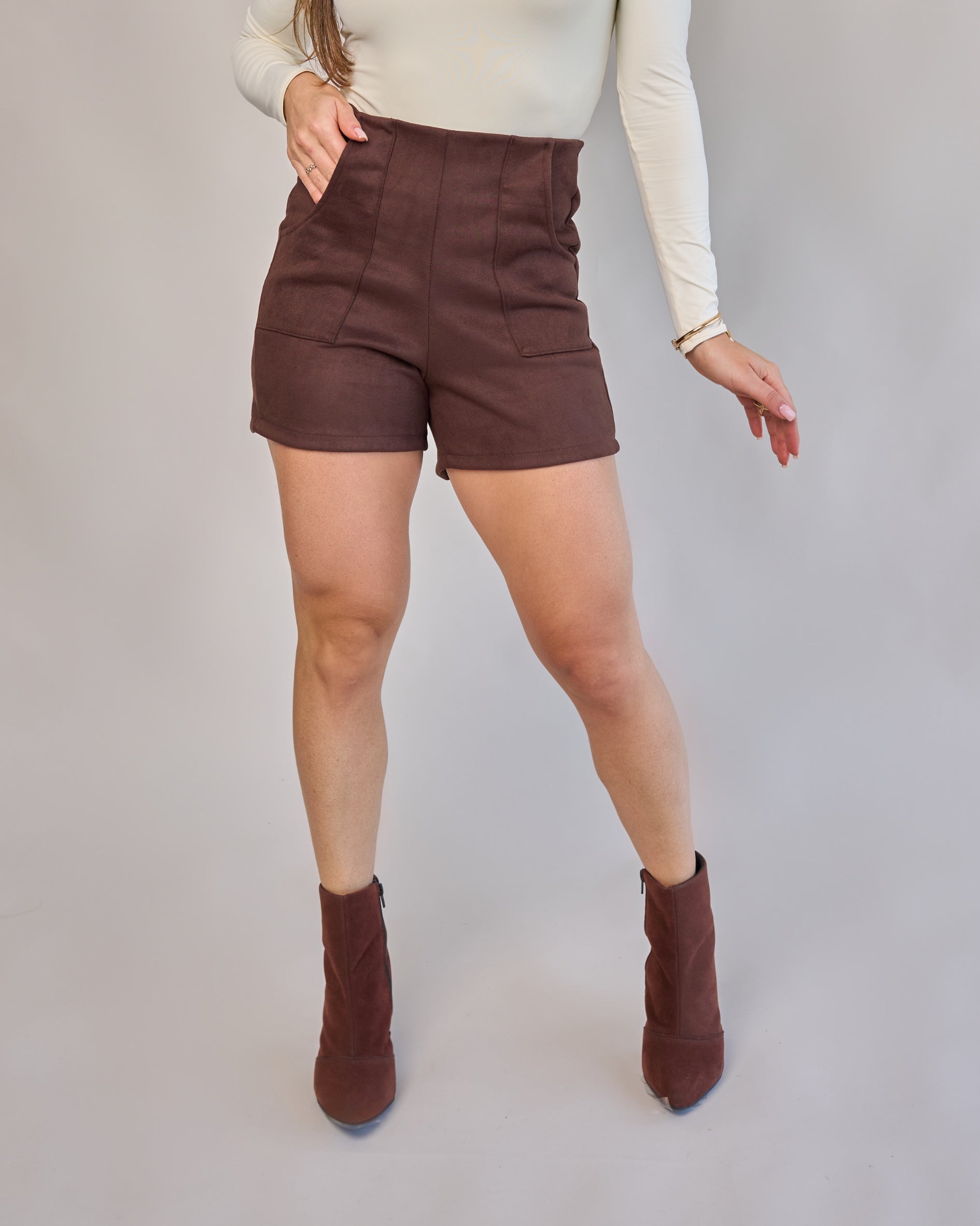 Short Suede Marrom