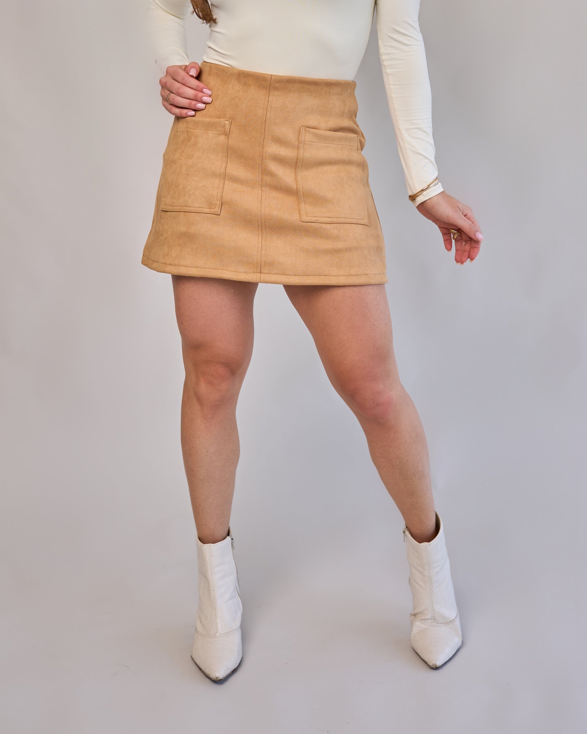 Short Saia Suede Capuccino
