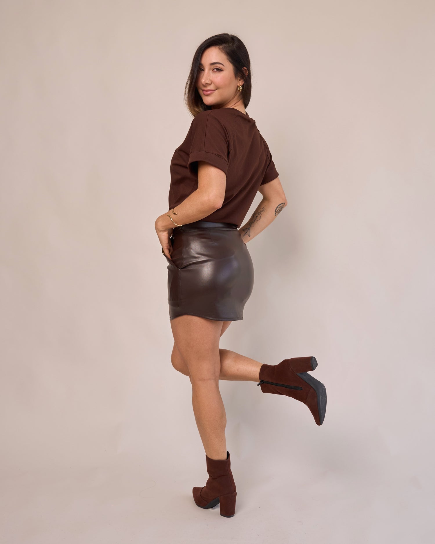 T-Shirt Básica Marrom