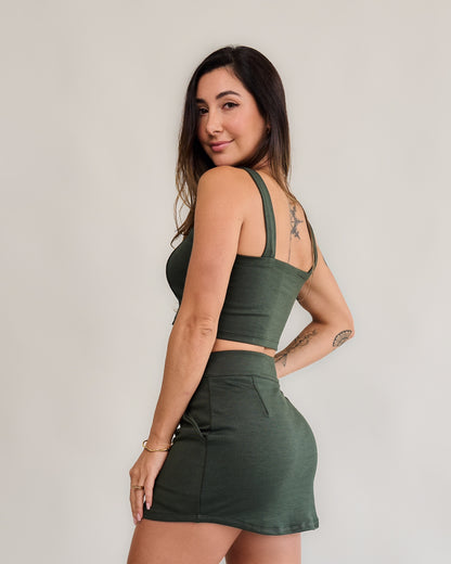 Short Saia Bliss Verde Militar (saia atrás)