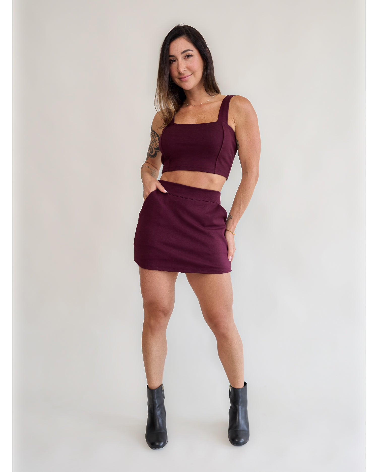 Short Saia Bliss Vinho (saia atrás)