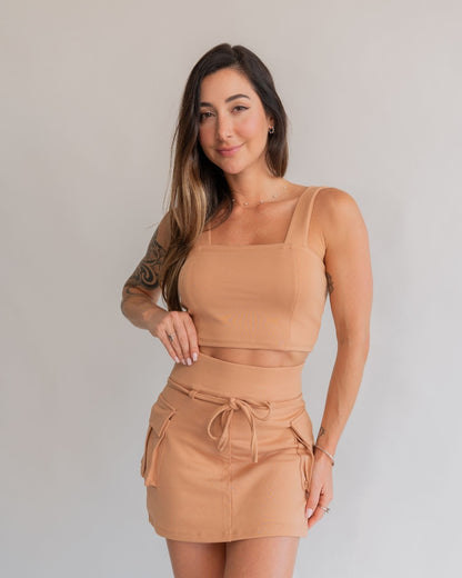 Saia curta cargo capuccino feminino look frontal conjunto top cargo
