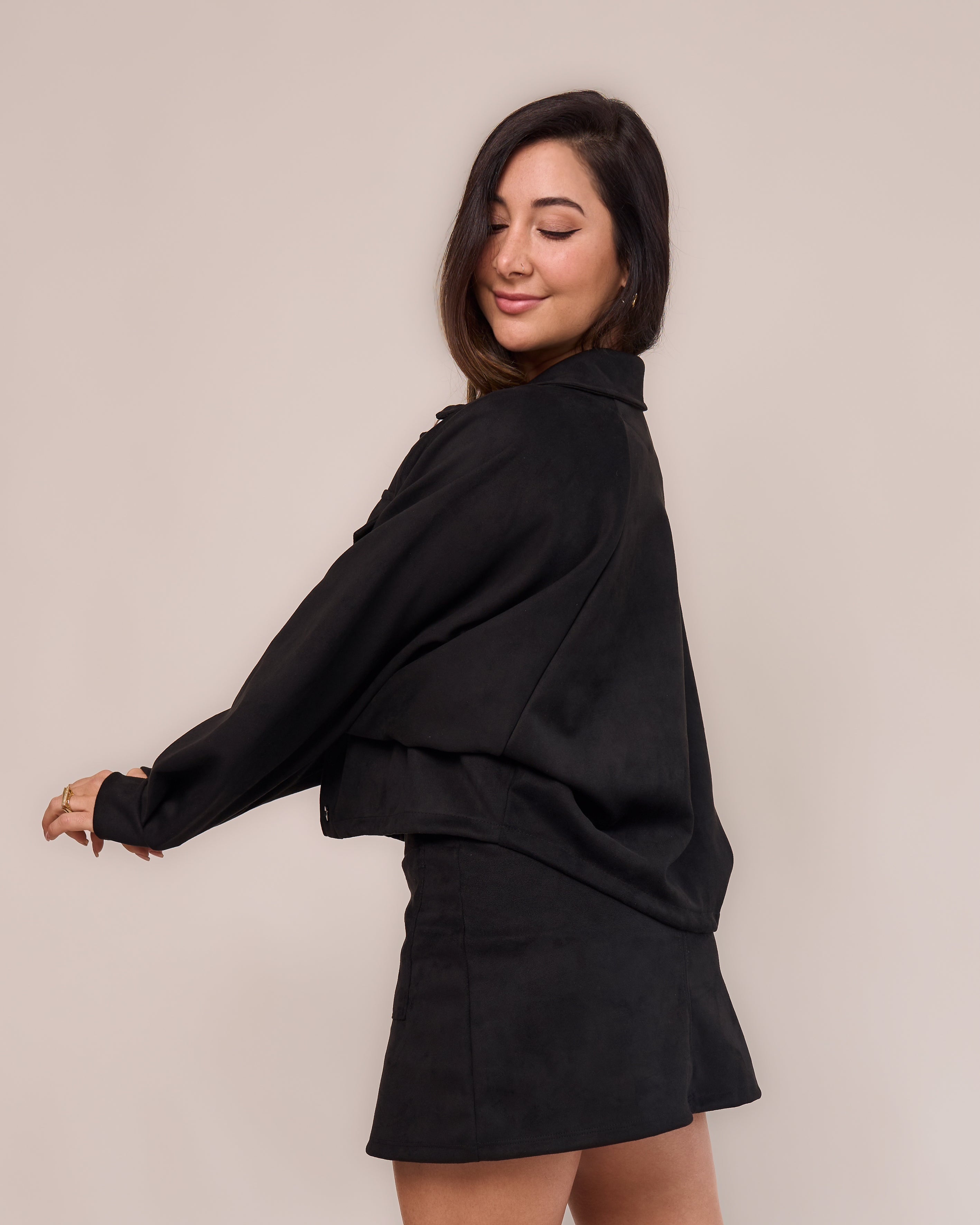 Short saia suede preto feminino conjunto jaqueta over suede look lateral costas