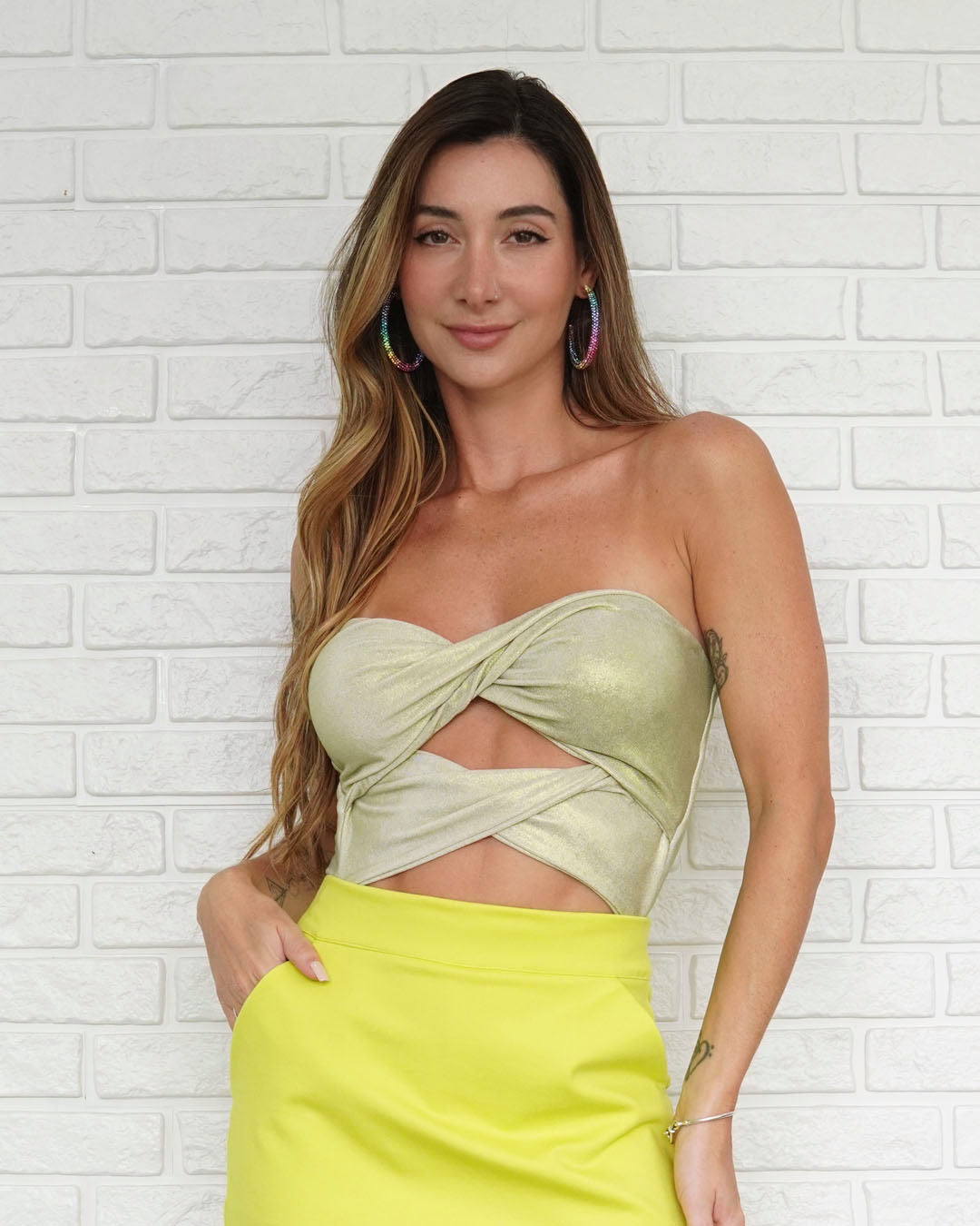 Body Recortes Brilho Verde